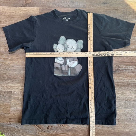 Men’s KAWS T shirt - Picture 4 of 5